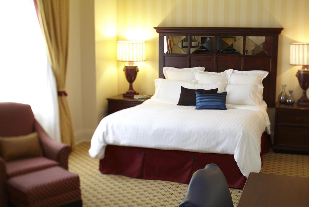 The Battle House Renaissance Mobile Hotel & Spa Dış mekan fotoğraf